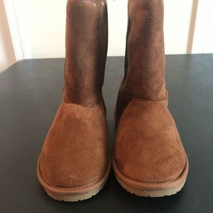 DAWGS Chestnut color boots